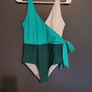 CupShe bathing suit size XL